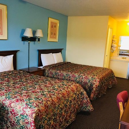 Budget Inn Caravan Motel Harrisonville Exterior foto
