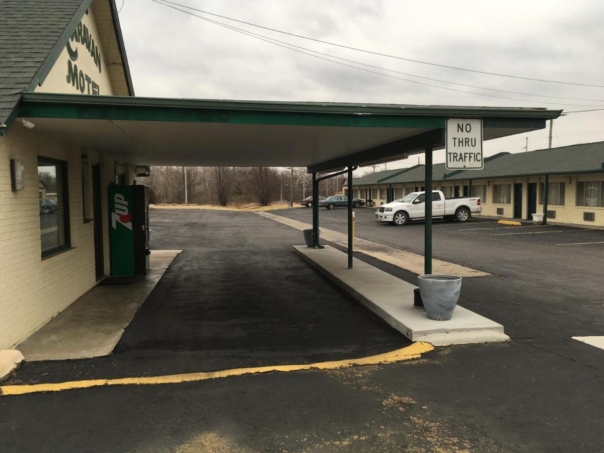 Budget Inn Caravan Motel Harrisonville Exterior foto